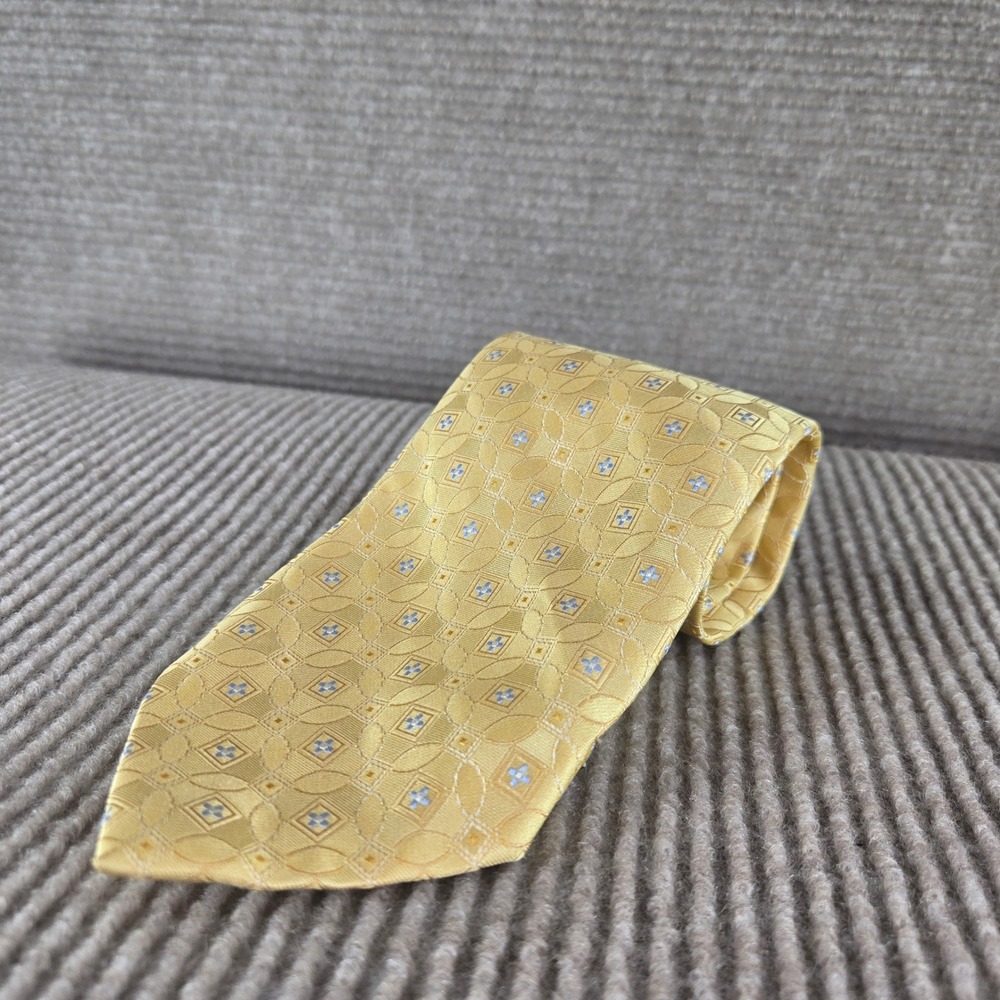 Geoffrey Beene Mens Gold Geometric Floral 100% Silk Necktie